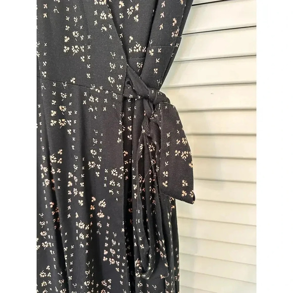 Ann Taylor Women's Floral Print Wrap Dress - Black, Size 0 - Picture 4 of 5